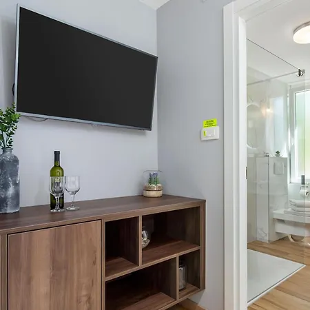 Lejlighed Incenter Apartment 2 *